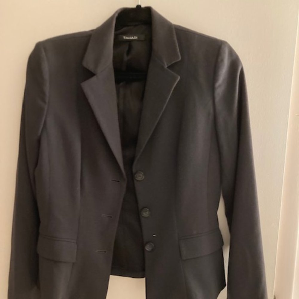 Tahari Charcoal Gray Blazer Jacket - Excellent condition - Size 8